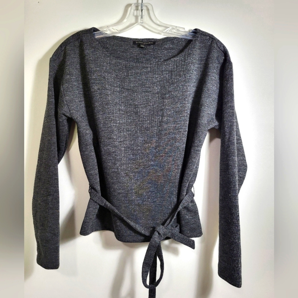 Banana Republic gray crop belted top women's S #2325